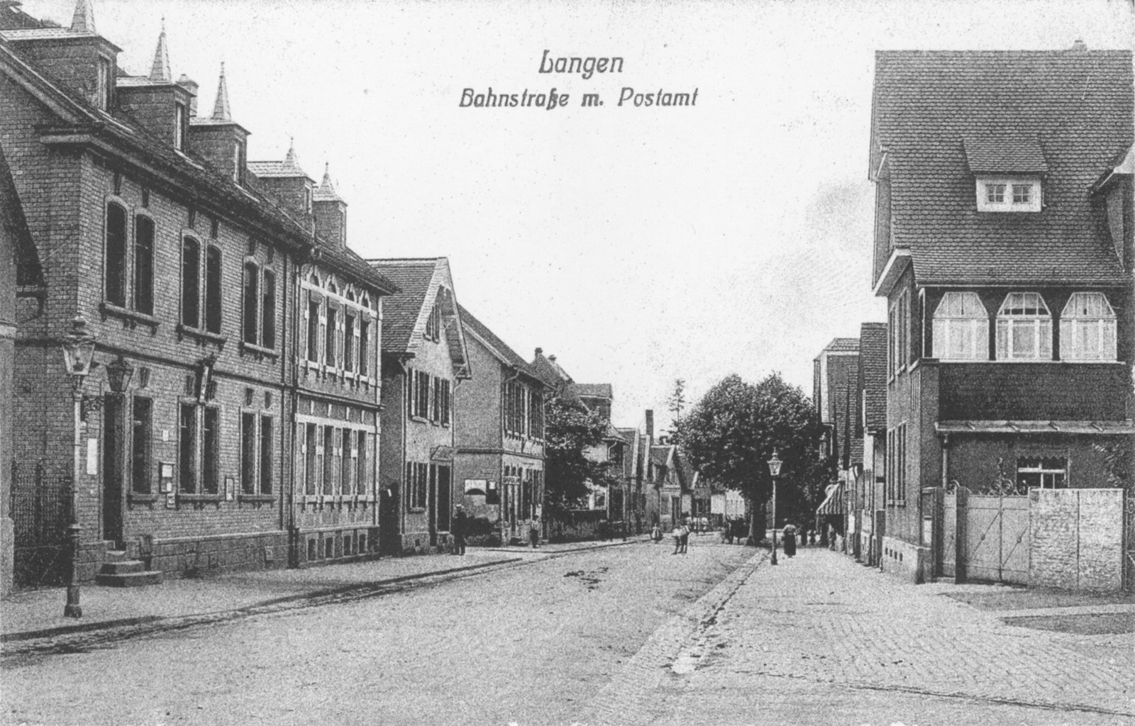 http://wiki-langen.de/images/2/26/1914_Bahnstra%C3%9Fe.jpg