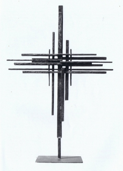 Datei:1963 Martin Luther Kirche Altarkreuz.jpg